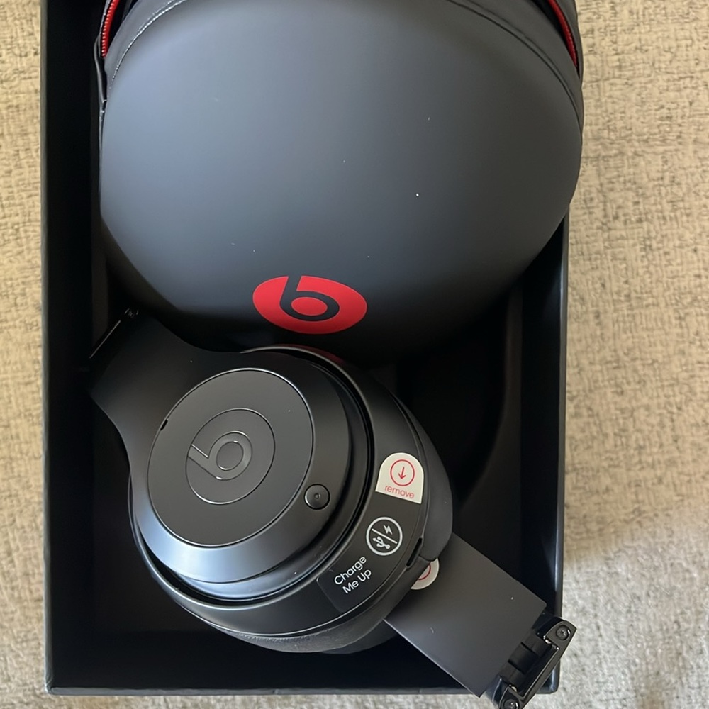 NWT Beats By Dre Studio 3 Wireless headphones